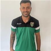 He estudiado inglés en la escuela de idiomas de mi familia , he vivido fuera mucho tiempo .
también hablo español e italiano y podría enseñar cualquier idioma de los 3